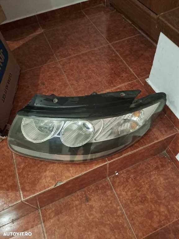 Far stanga Hyundai Santa Fe an 2006-2009 original Europa - 2