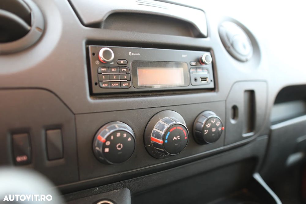 Renault Master III - 15