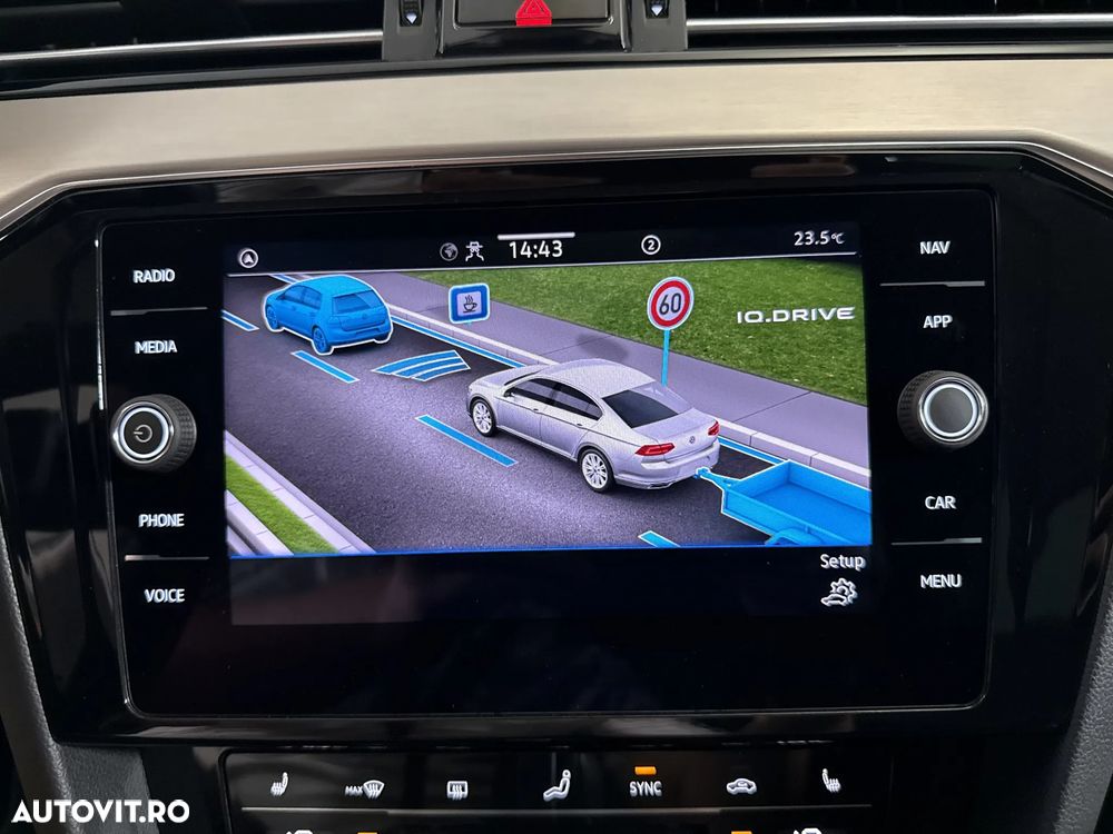 Volkswagen Passat - 21