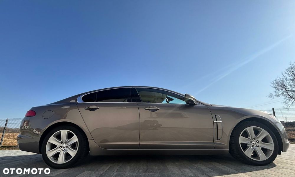 Jaguar XF 3.0 V6 D Premium Luxury - 12