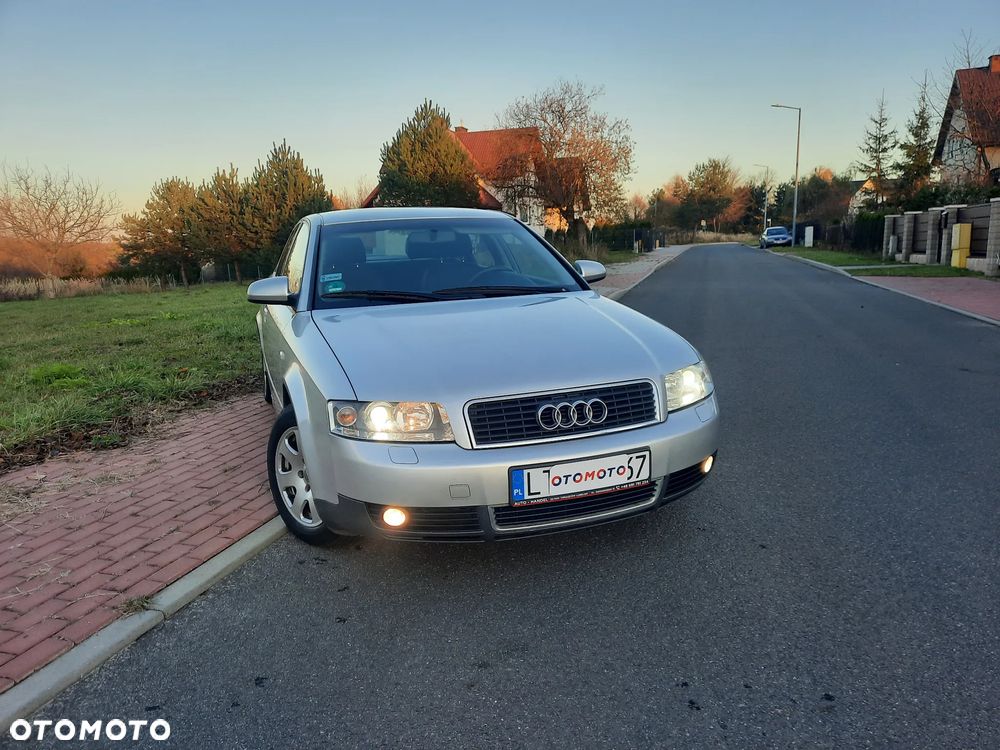 Audi A4 Limousine - 8