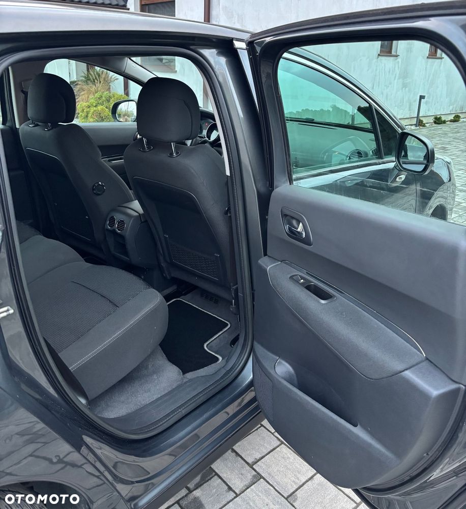 Peugeot 3008 HDi FAP 115 Family - 24