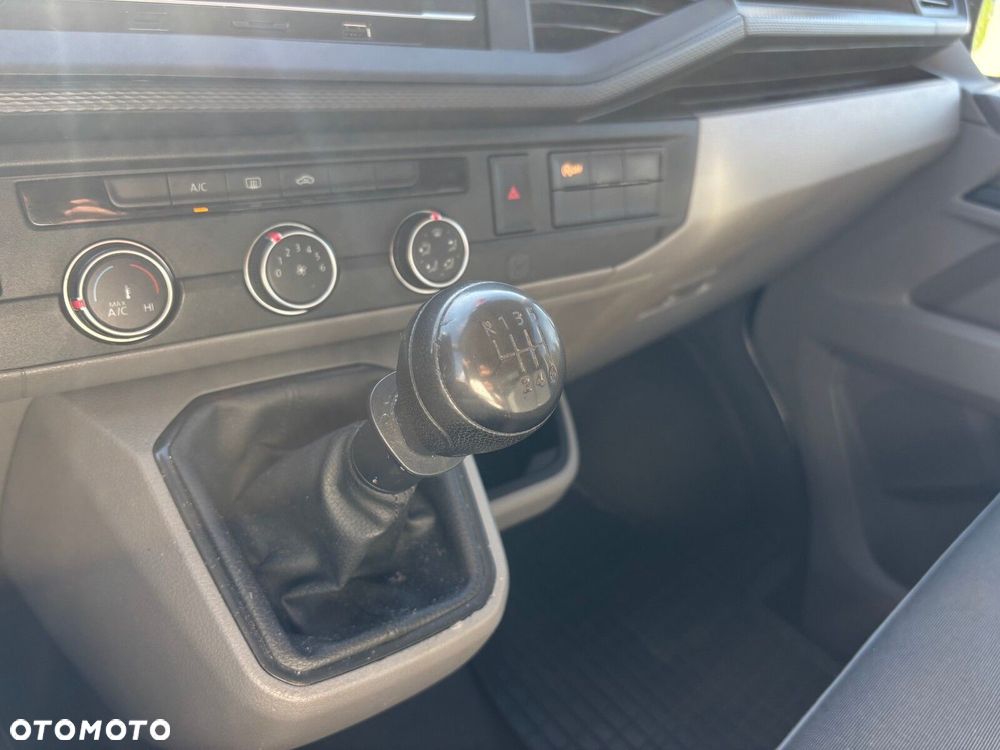 Volkswagen Transporter - 21