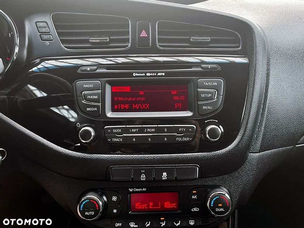 Kia Ceed - 25