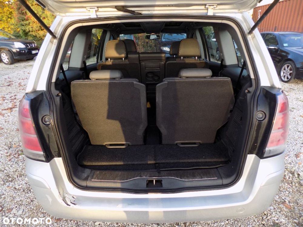 Opel Zafira - 12