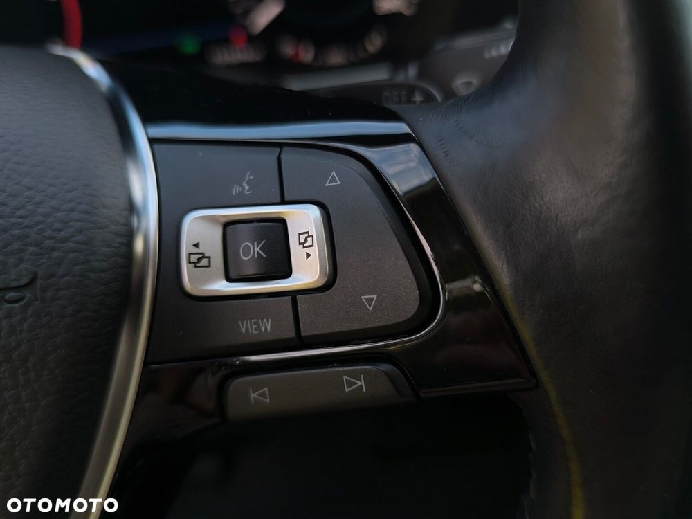 Volkswagen Passat - 16