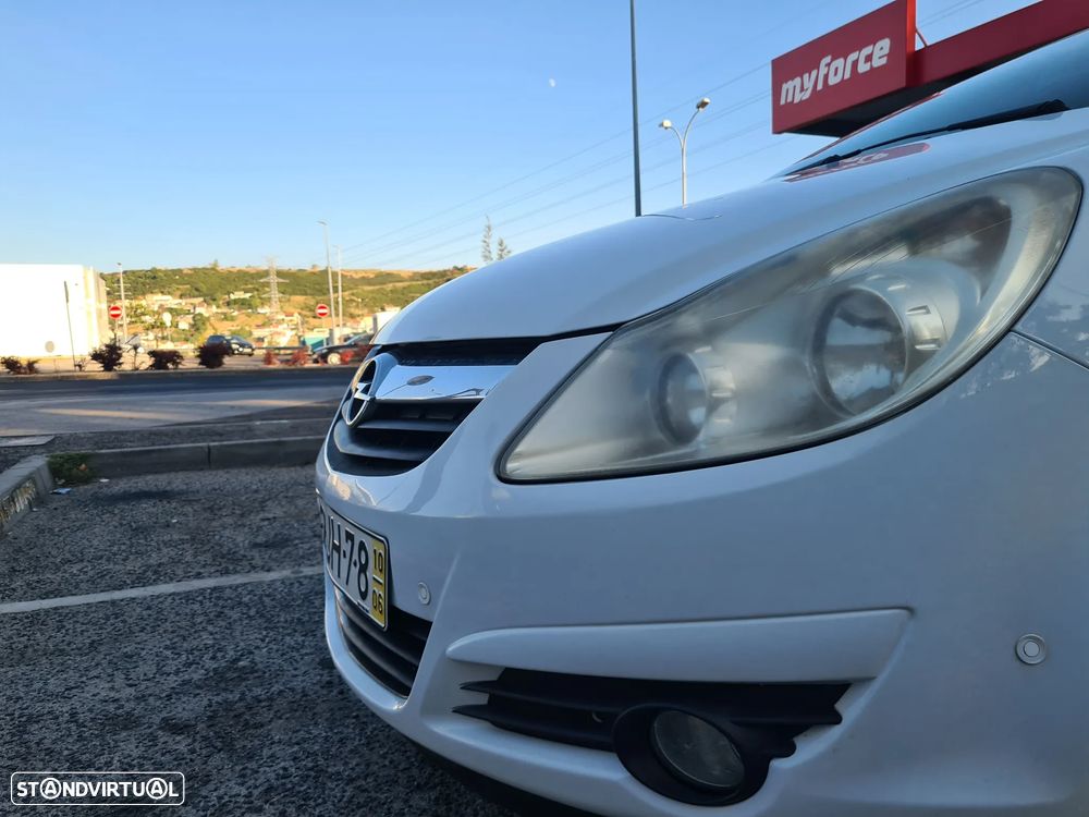 Opel Corsa 1.2 Cosmo - 1