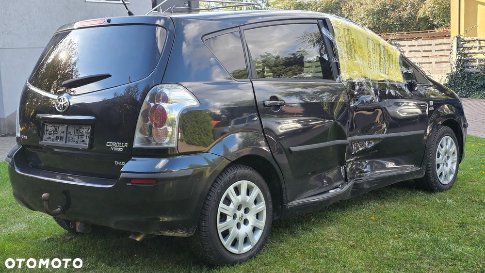 Toyota Corolla Verso 2.2 D-CAT Sol - 2