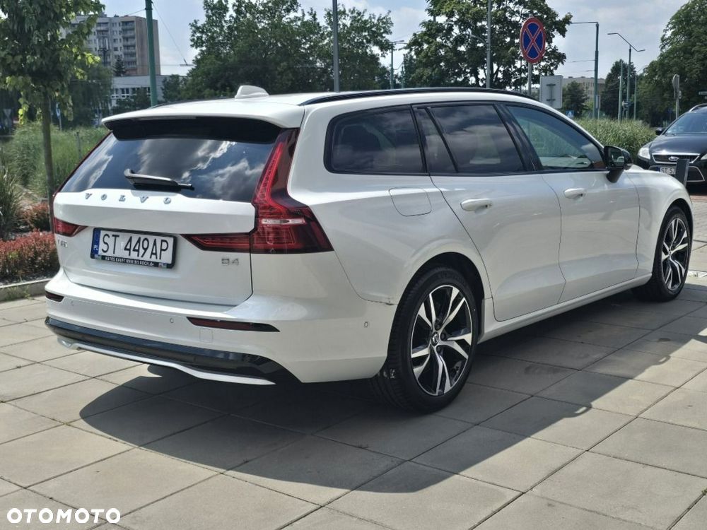 Volvo V60 B4 B DKG Plus Dark - 3