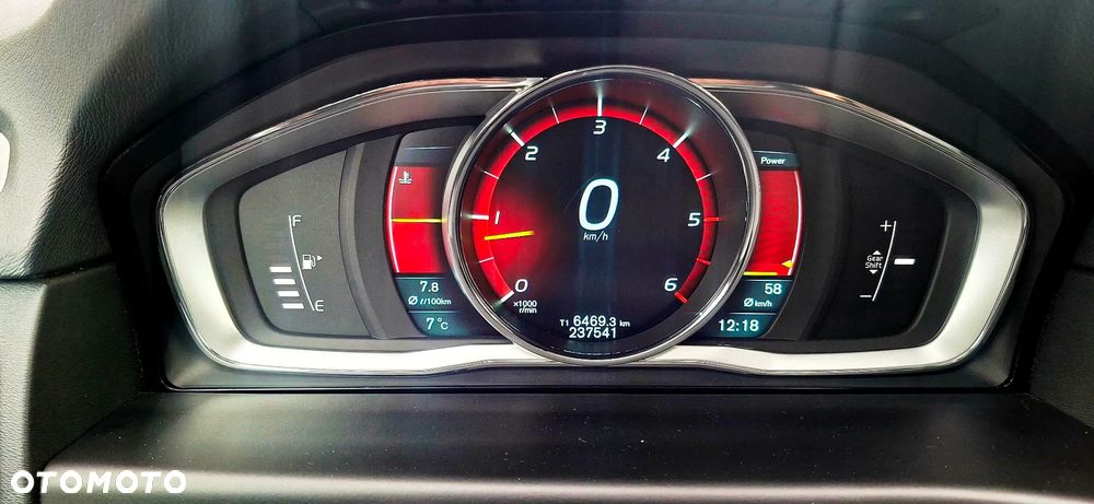 Volvo V70 D3 Edition - 16