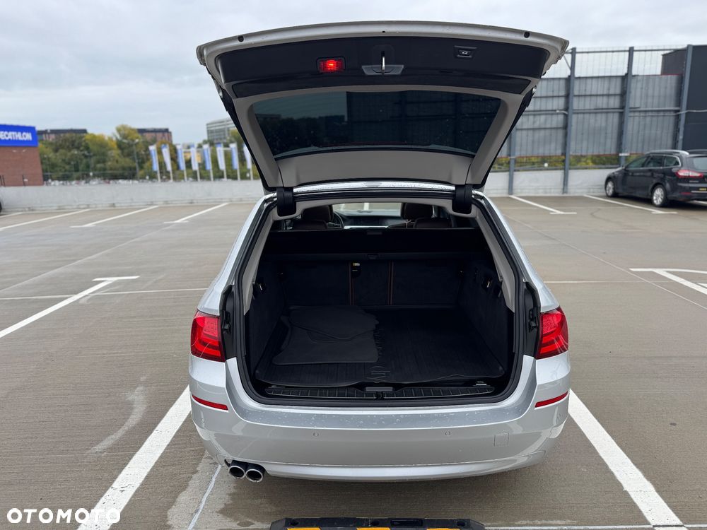 BMW Seria 5 525d Luxury Line - 15