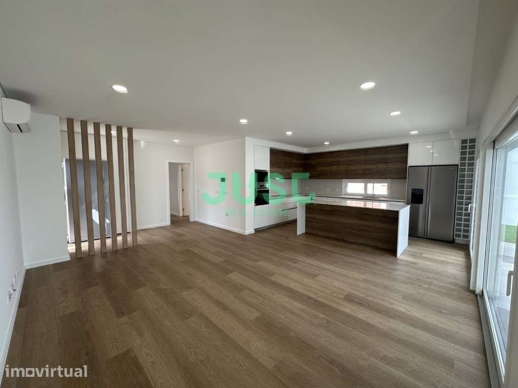 Moradia T3 + 1 com 2 suítes com closet e piscina nos Redondos, Fern... - Grande imagem: 2/17