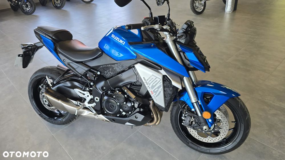 Suzuki GSX - 21