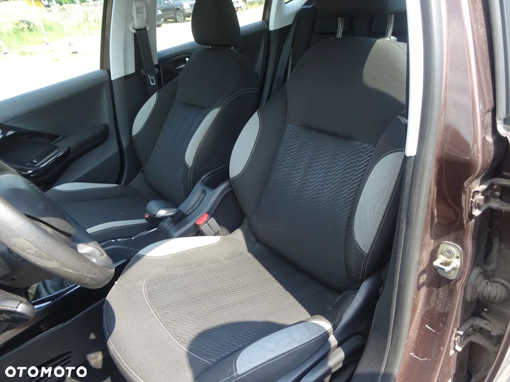 Peugeot 2008 1.2 Pure Tech Active EU6 - 18