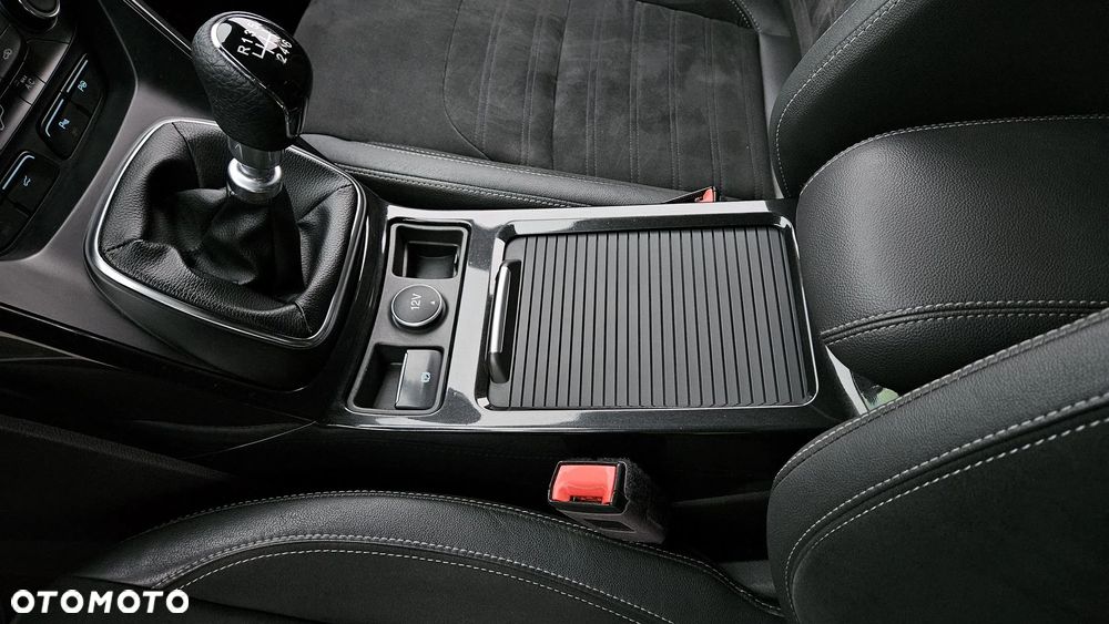 Ford Kuga 2.0 TDCi 4x4 ST-Line - 32