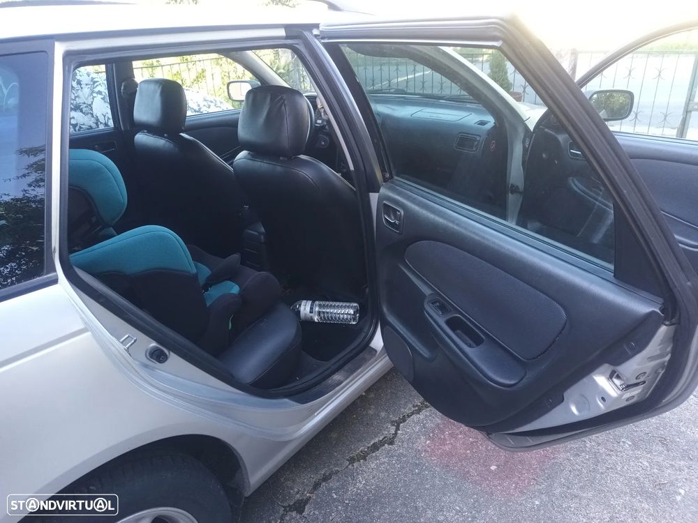 Toyota Avensis SW - 7