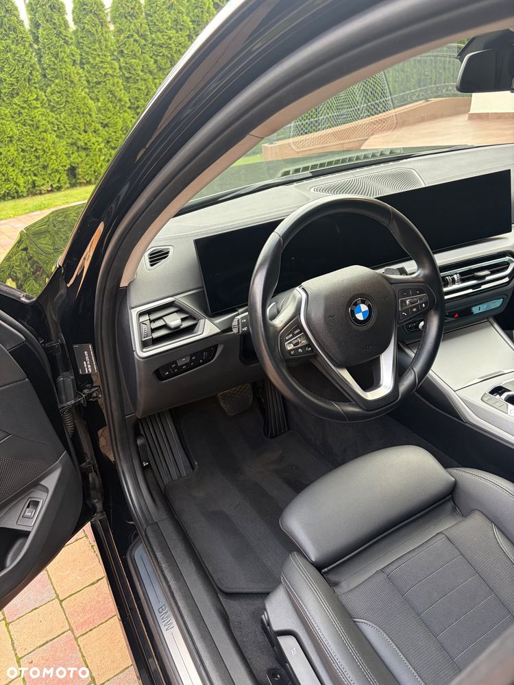 BMW Seria 3 318d mHEV - 15