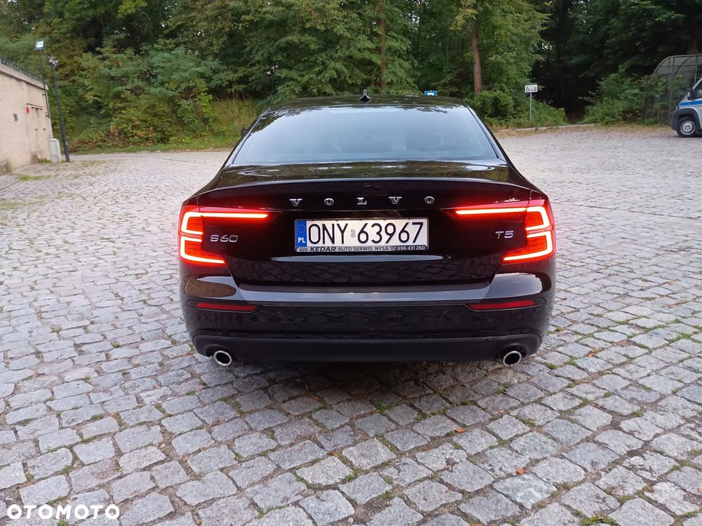 Volvo S60 T5 Momentum Pro - 5