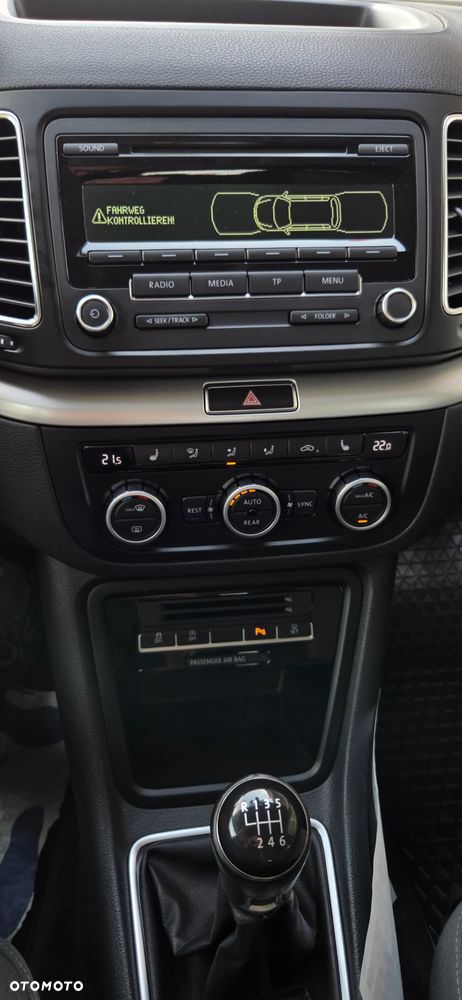 Volkswagen Sharan 2.0 TDI BlueMotion Technology Highline - 23