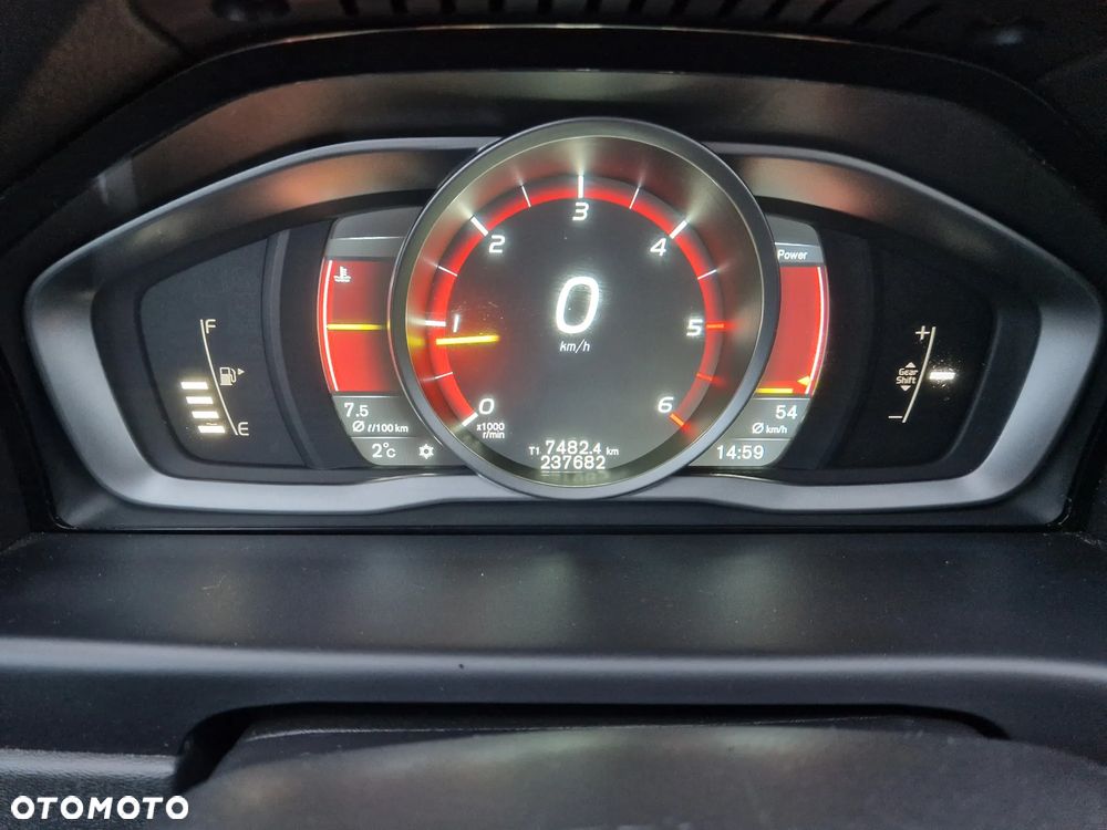 Volvo V70 D4 Momentum - 23