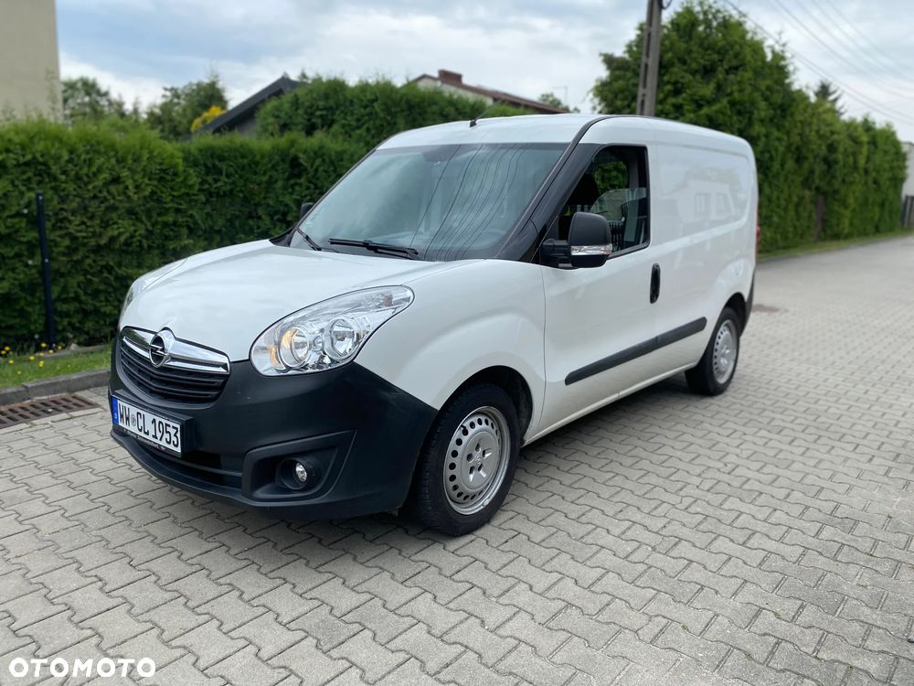 Opel COMBO - 1