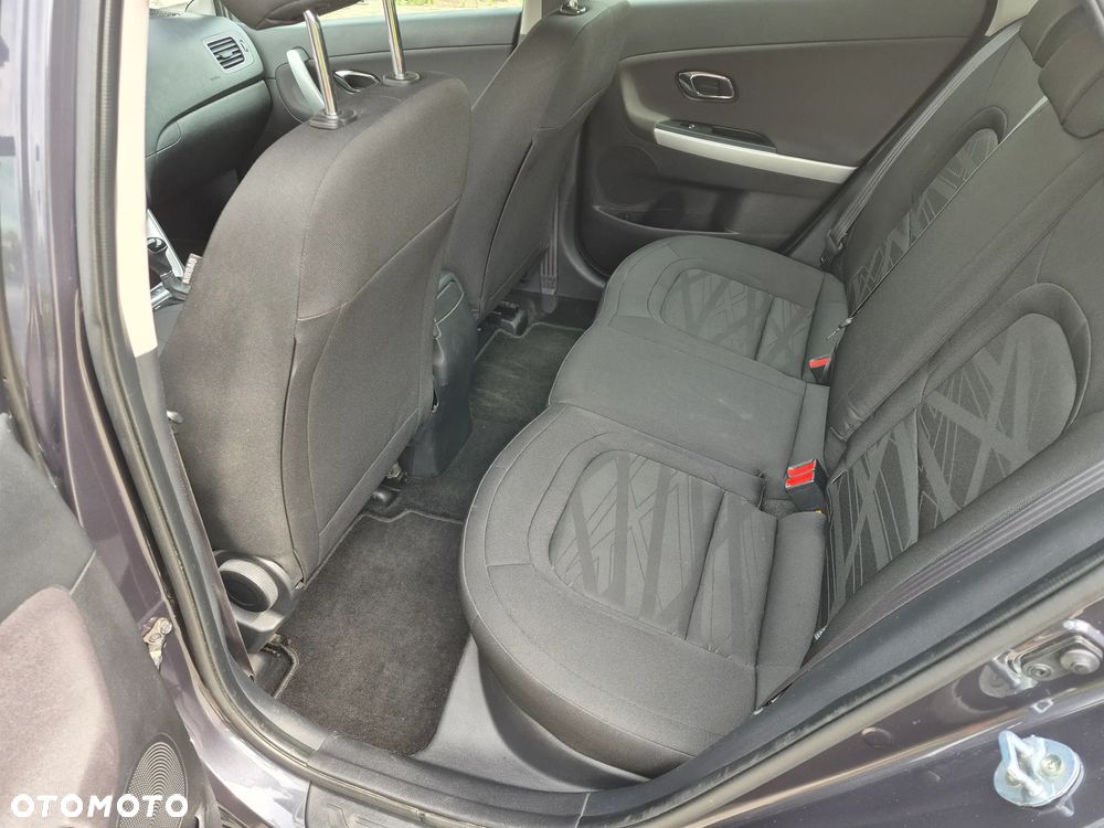Kia Ceed 1.6 GDI Smart Plus DCT - 14