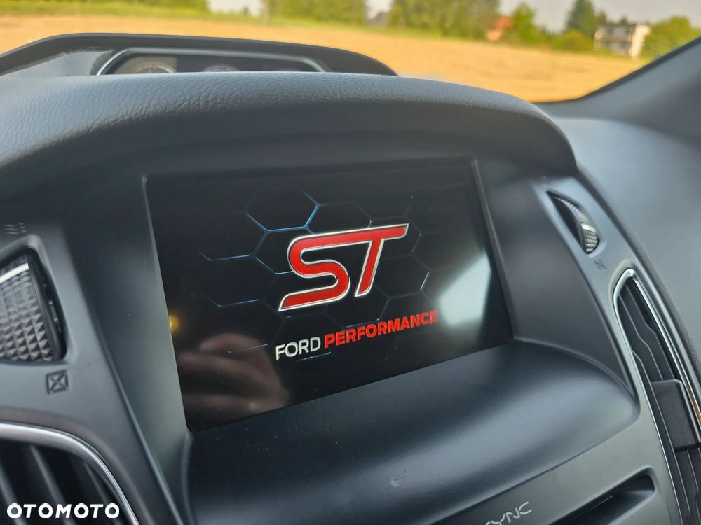 Ford Focus 2.0 EcoBoost ST mit Leder-Exclusiv-Paket - 31