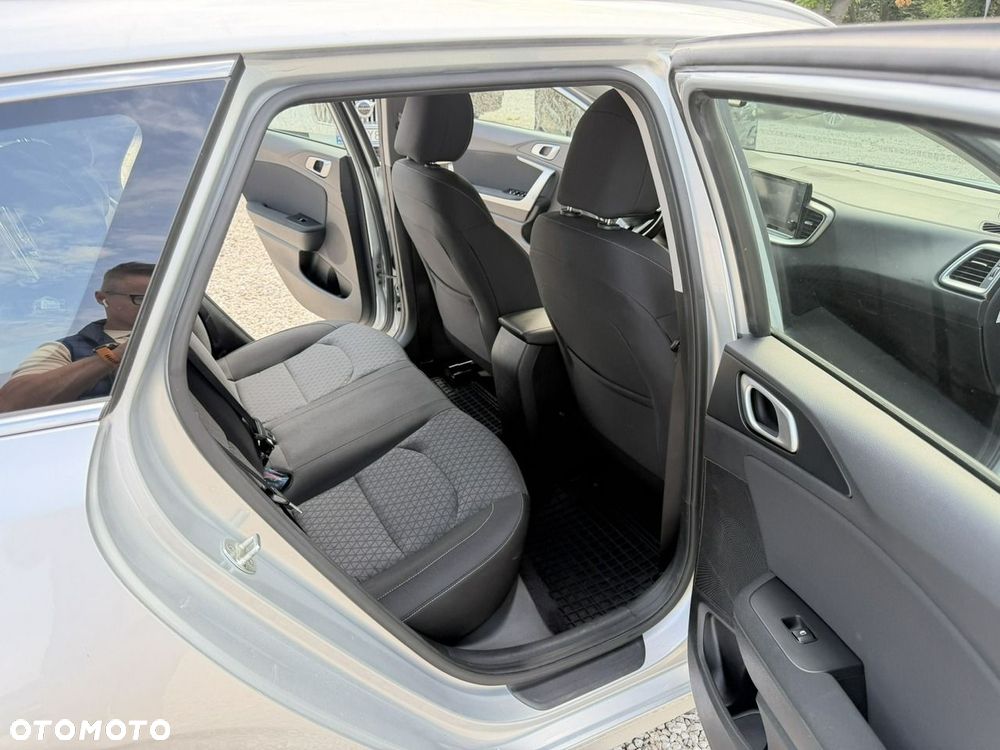 Kia Ceed - 12