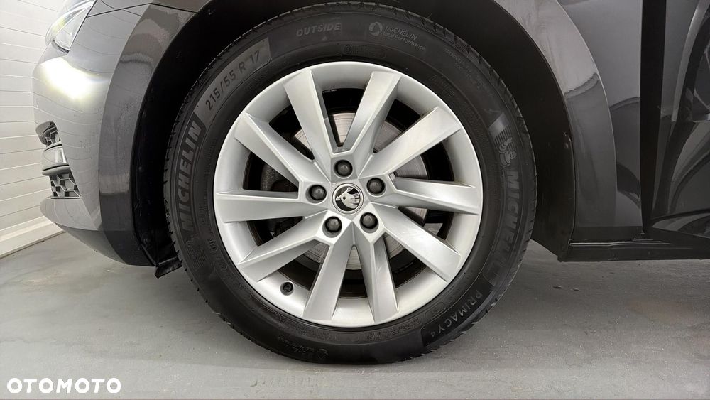 Skoda Superb 2.0 TDI SCR Ambition DSG - 19
