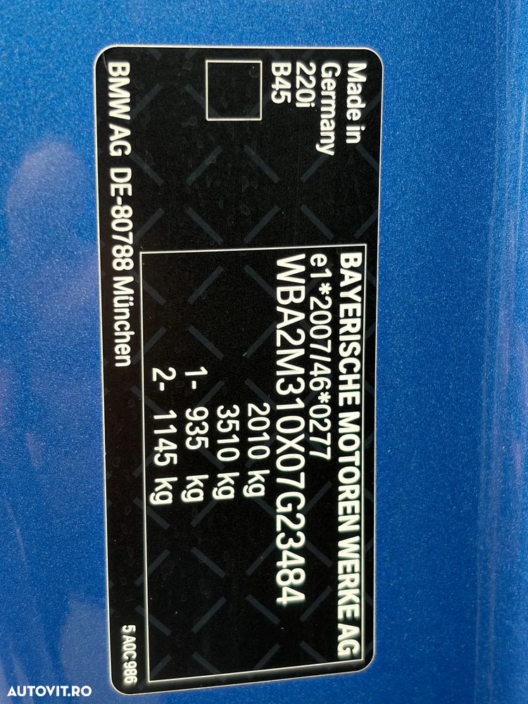 BMW Seria 2 220i AT M Sport - 33