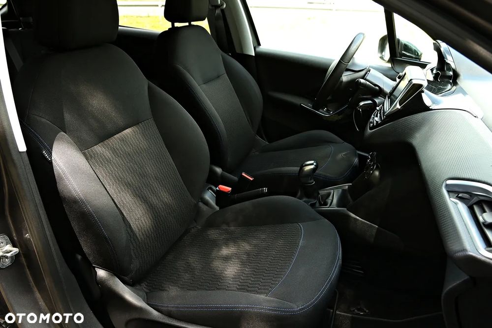 Peugeot 208 1.2 PureTech Style - 25