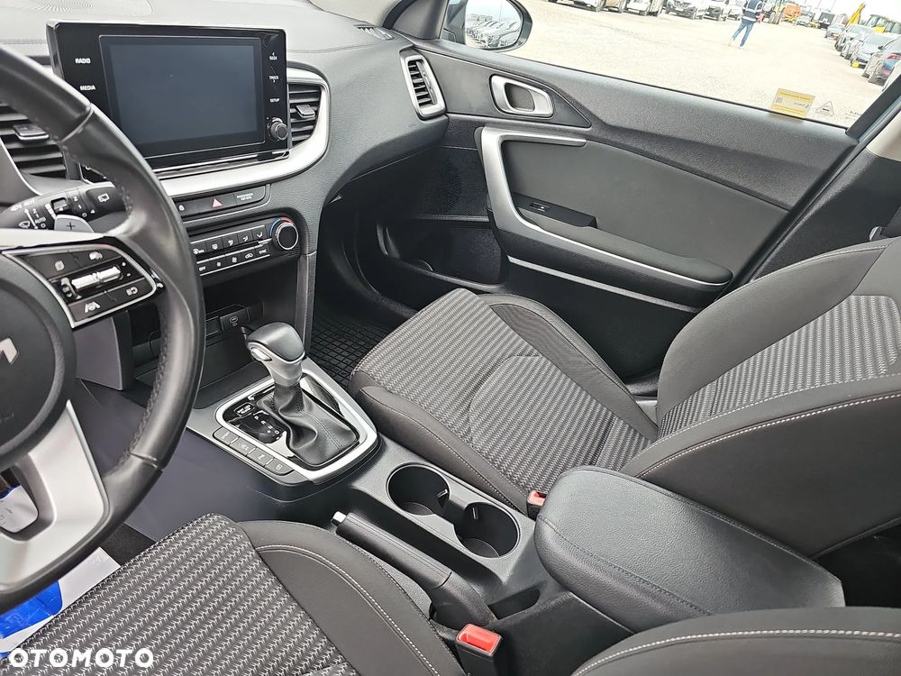 Kia Ceed 1.5 T-GDI M DCT - 16