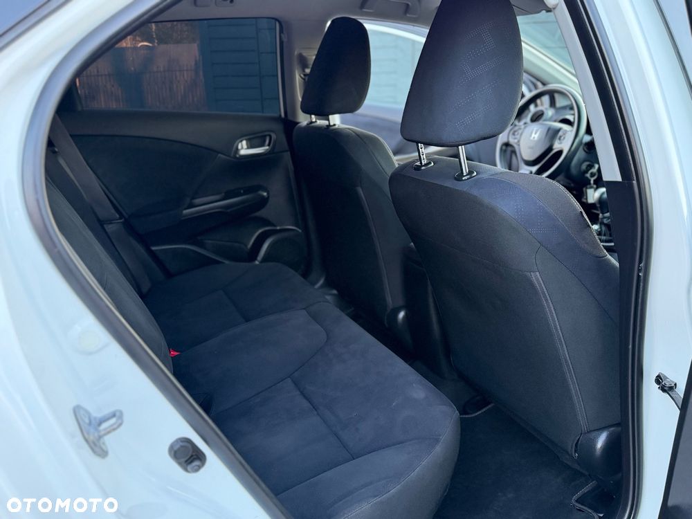 Honda Civic 1.6 i-DTEC Executive Black Edition - 20