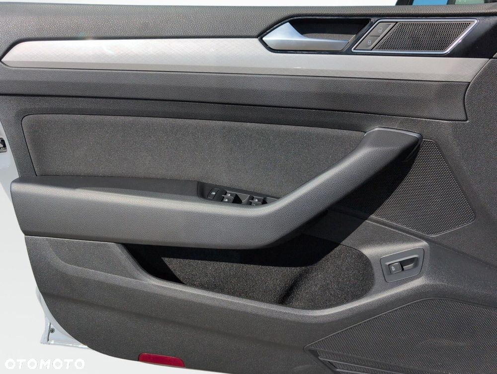 Volkswagen Passat Variant 1.5 TSI EVO Business DSG - 16