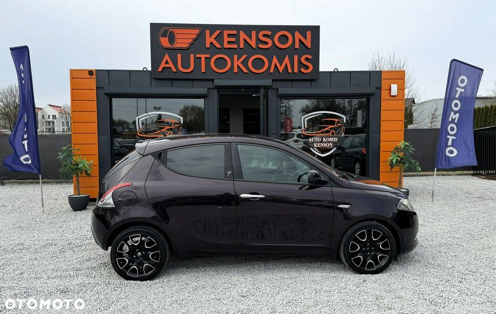 Lancia Ypsilon 0.9 Black&Red S&S - 6