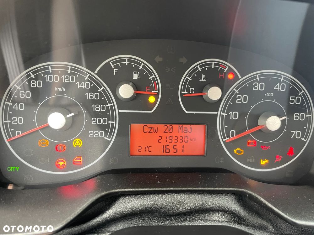 Fiat Grande Punto - 9