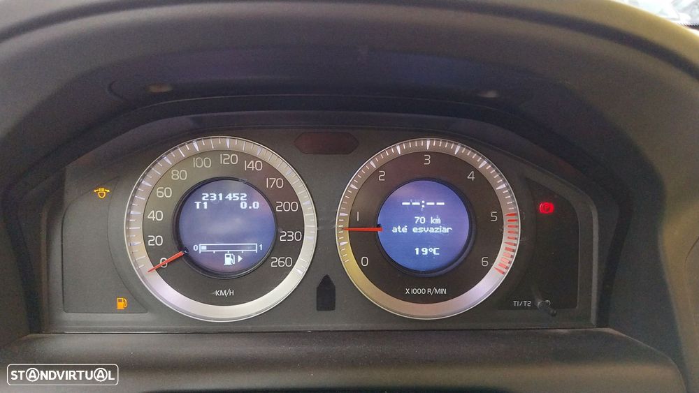 Volvo XC 60 D5 Momentum - 10