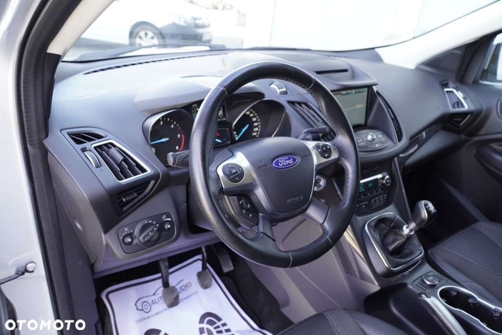 Ford Kuga 2.0 TDCi 2x4 Titanium - 15