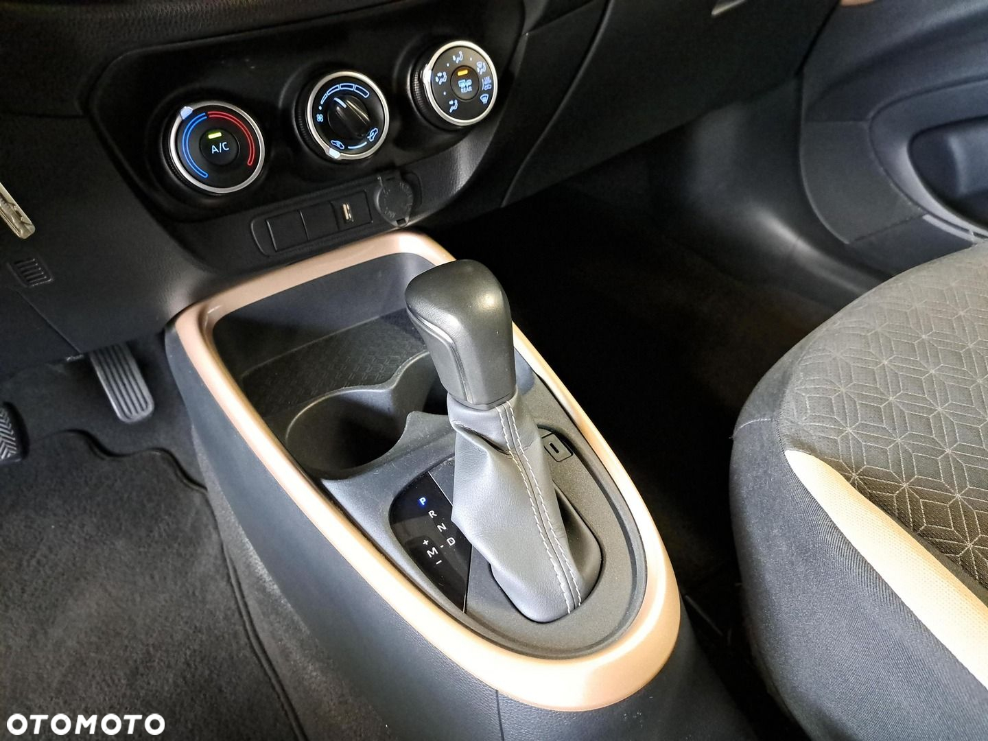 Toyota Aygo X 1.0 VVT-i Style CVT - 24