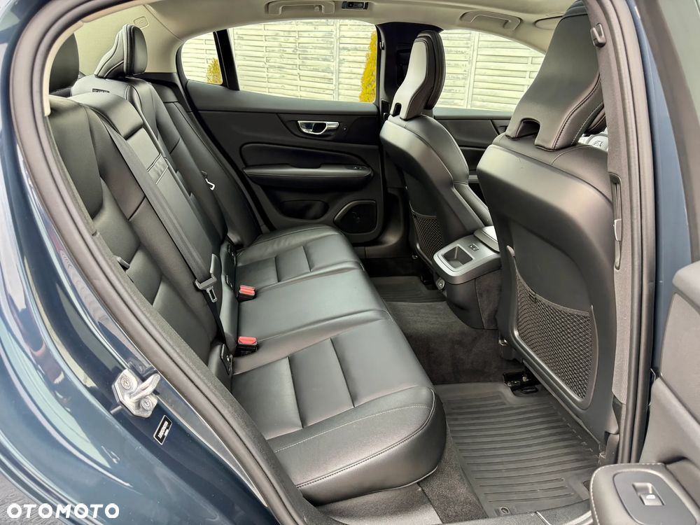 Volvo S60 B5 B AWD Ultimate Dark - 21