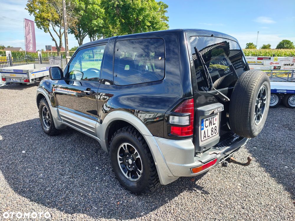 Mitsubishi Pajero - 4