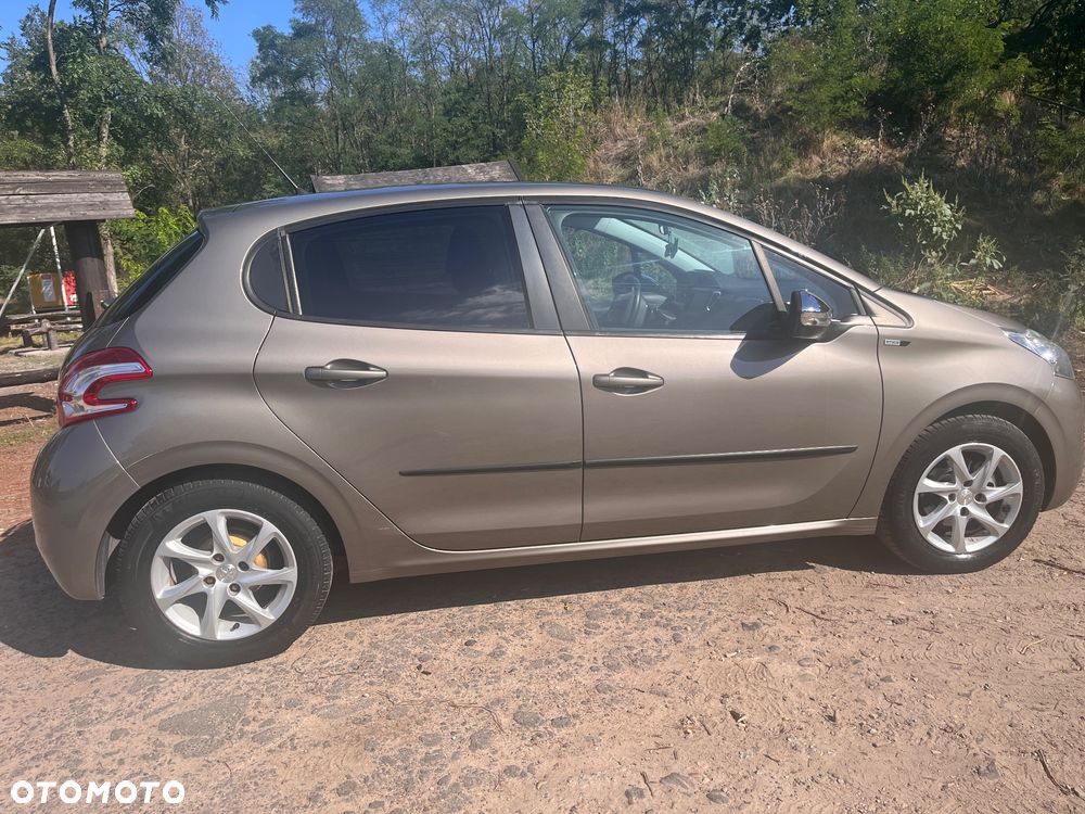 Peugeot 208 1.2 PureTech Style - 6