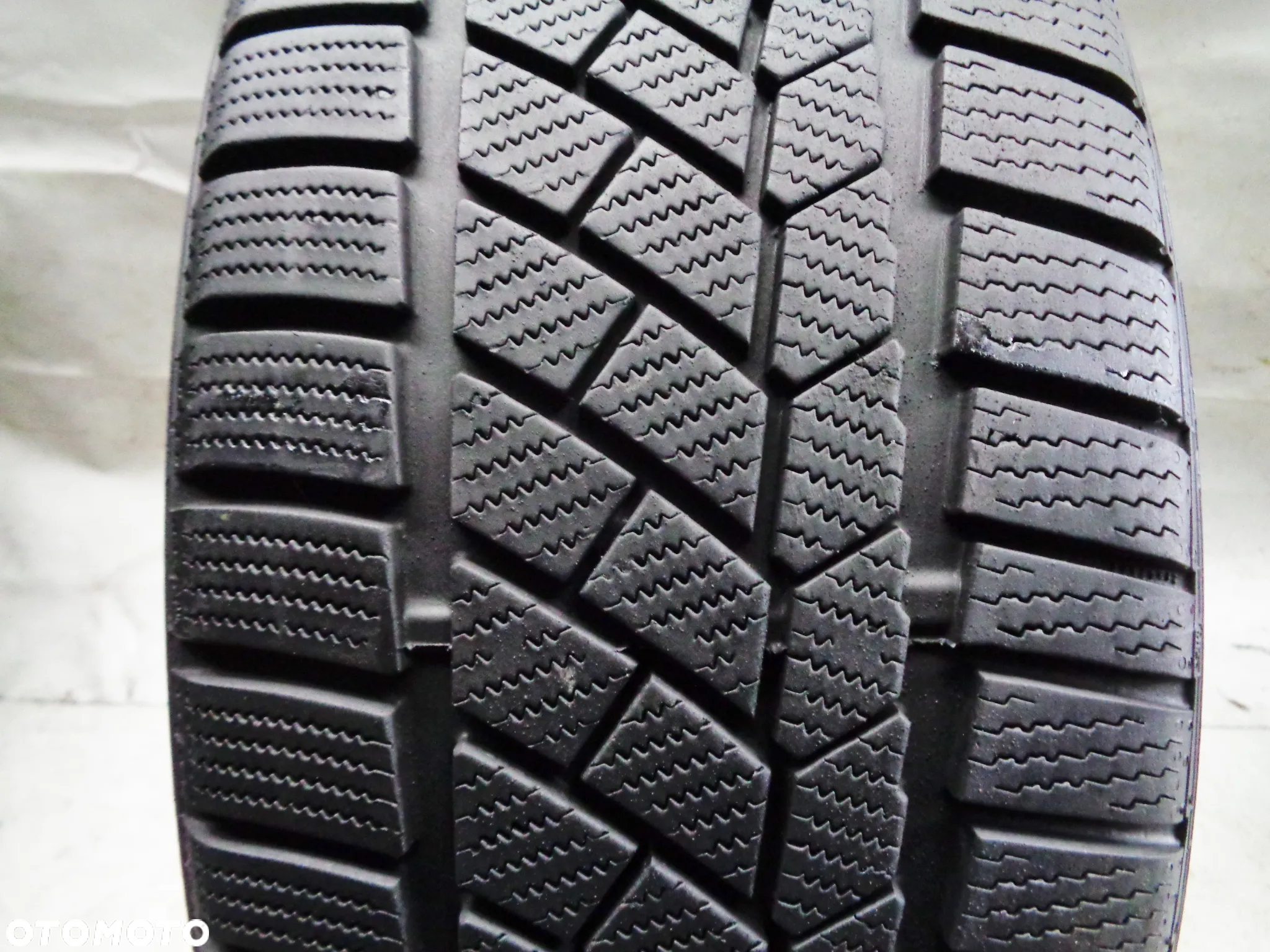 OPONY 235 40 19, 295 35 19 CONTINENTAL - ZIMA - 6