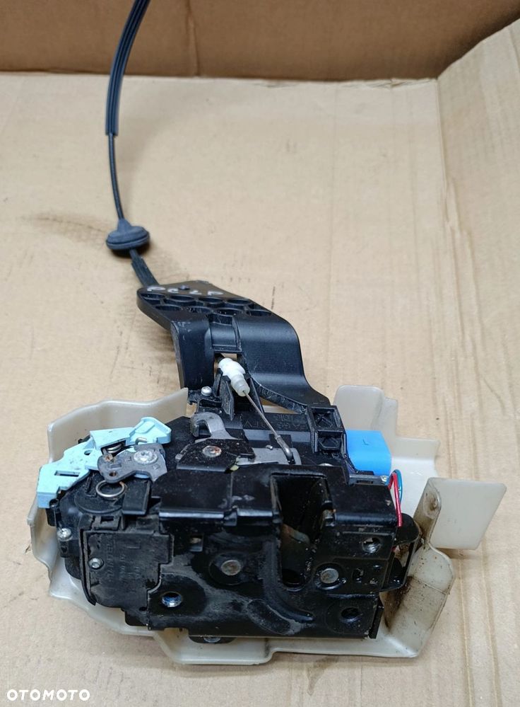 Cayenne I zamek drzwi przednie przód lewe Europa 9PIN lift Porsche - 1