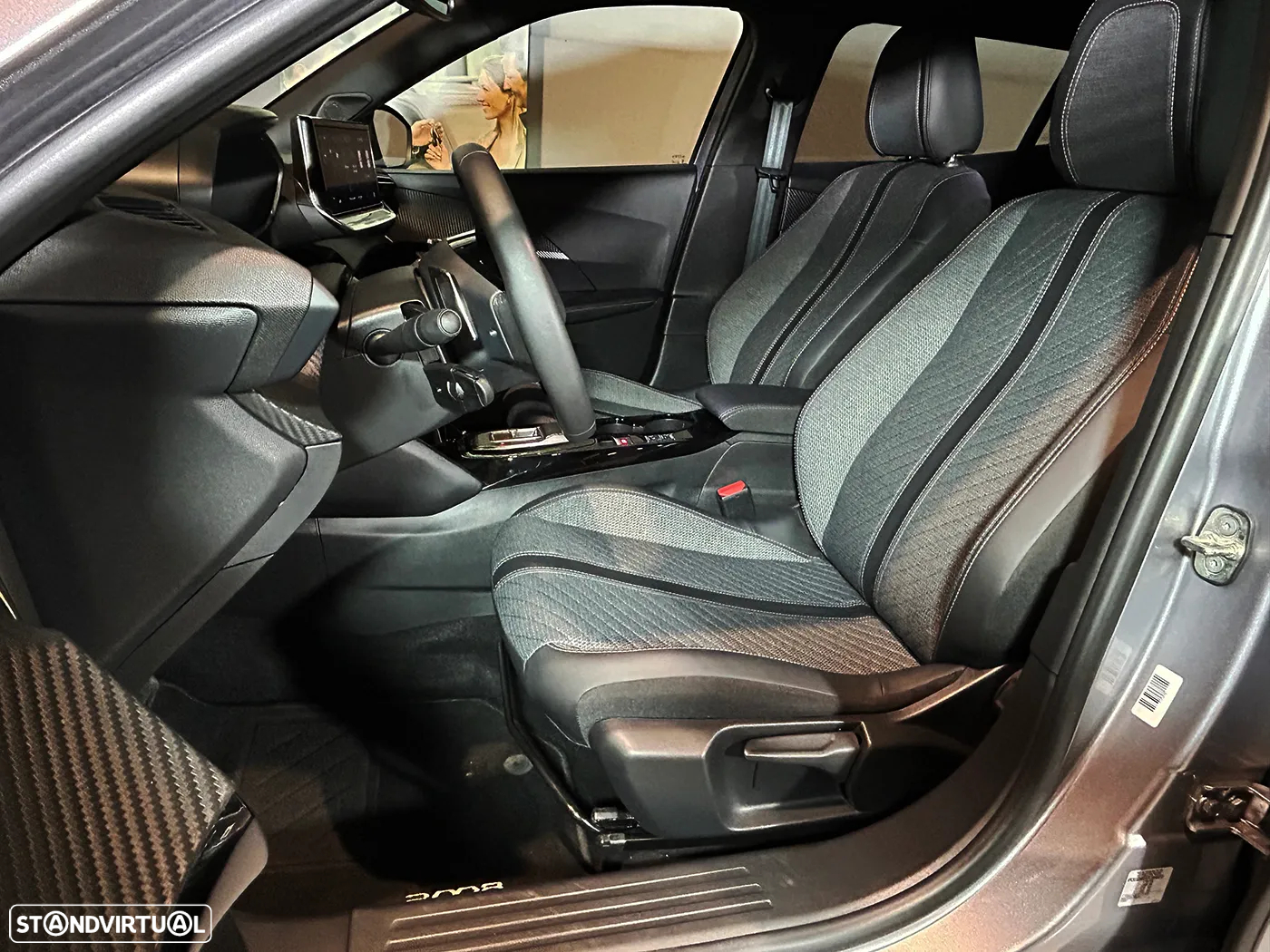 Peugeot 2008 1.2 PureTech Allure EAT8 - 15