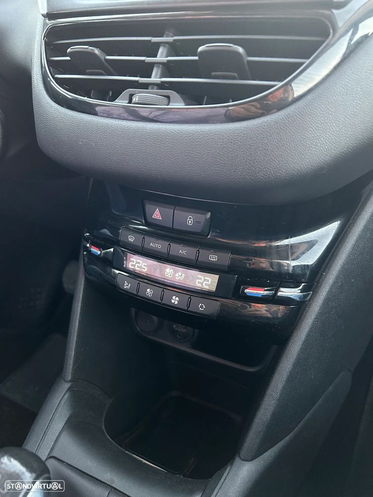 Peugeot 208 1.4 HDi Allure - 7