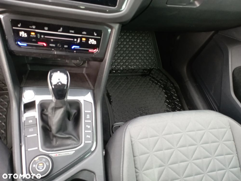Volkswagen Tiguan - 9