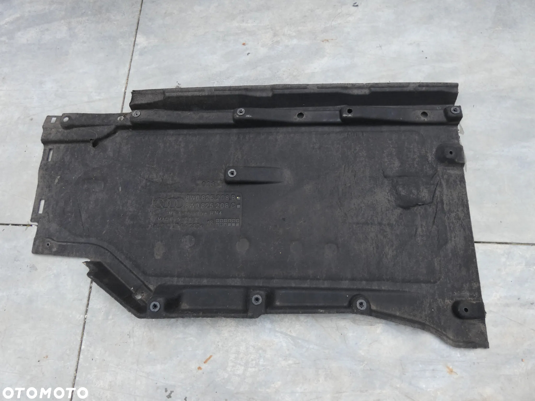 AUDI A4 B9 KOMBI OSŁONA PRAWA PŁYTA PODWOZIA DOLNA PODŁOGI 8W0825208B D87 - 8