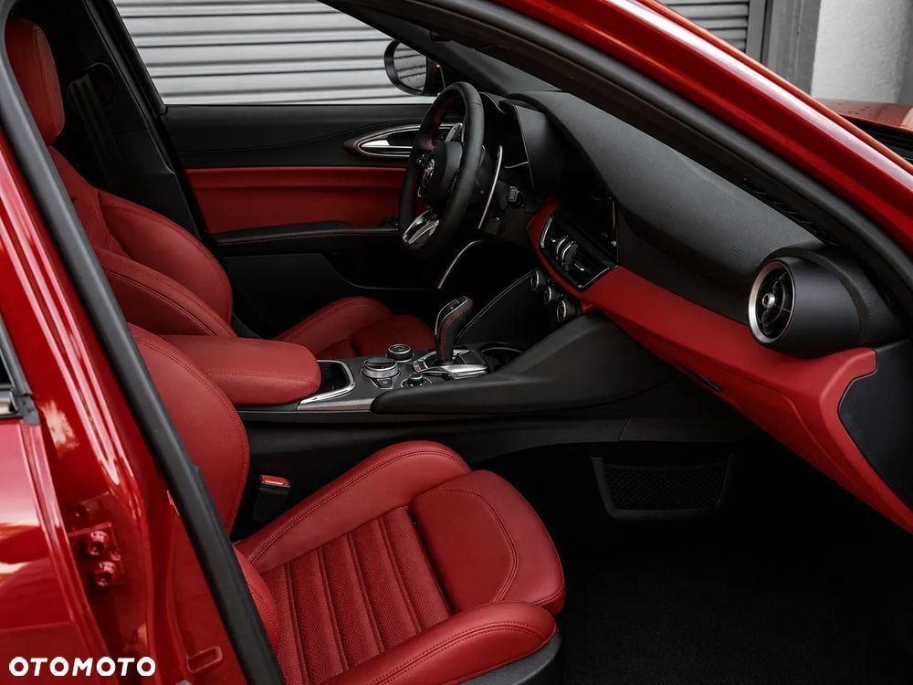 Alfa Romeo Giulia 2.0 Turbo 16V AT8 Veloce Ti - 15