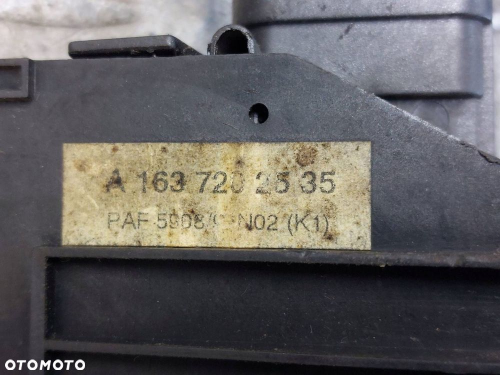 ZAMEK DRZWI LEWY PRZÓD MERCEDES W163 ML A1637202535 - 2